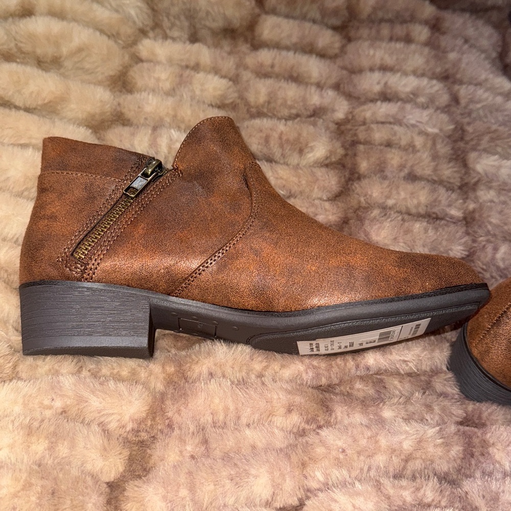 New Sun+Stone Womens Adelinee Brown Faux Leather zippered Ankle Boots Shoes,sz 6 - Picture 10 of 11